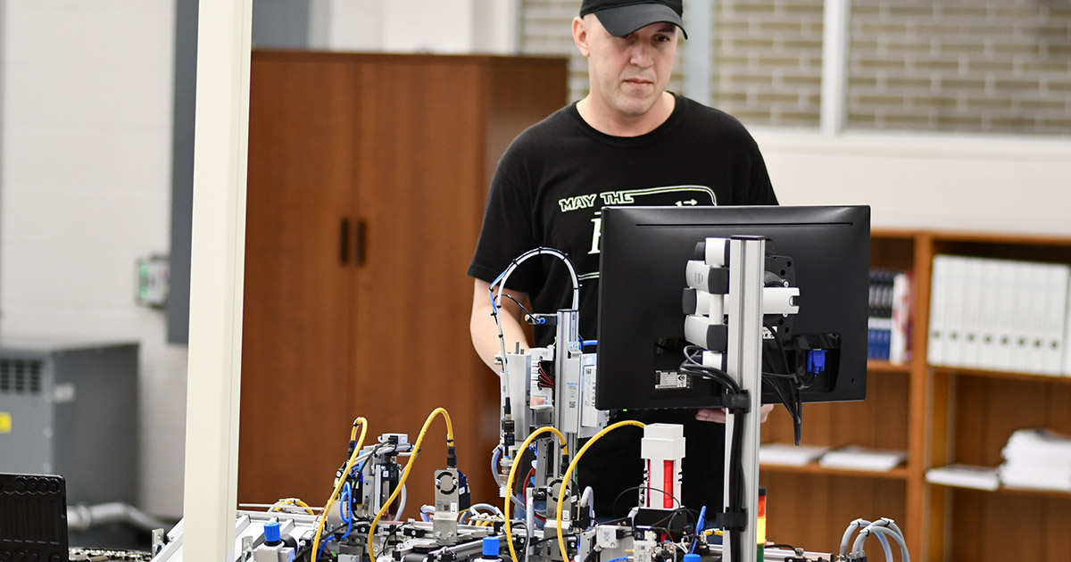 Jap Florida State Faculty | Workforce Growth Month Places EFSC In Highlight